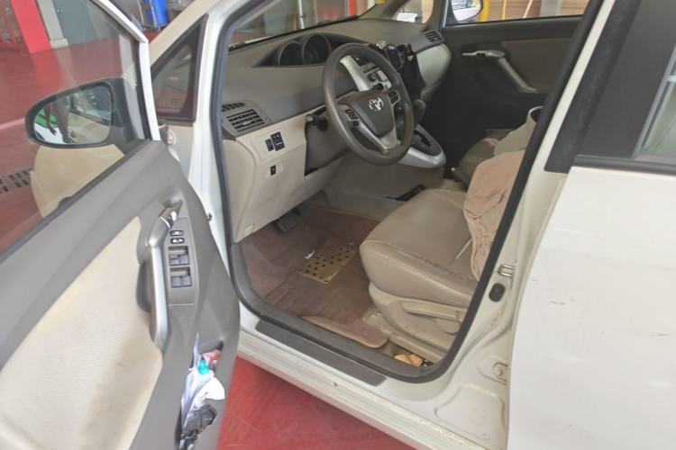 Used Toyota Verso 2014 Starlight 180G CVT Comfort Edition Driver Seat