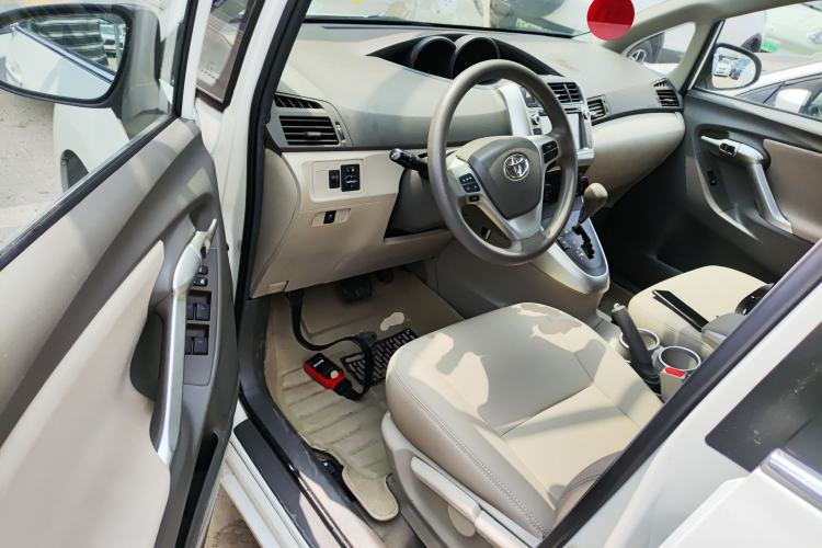 Used Toyota Verso 2014 Starlight 180E CVT Elite Edition Driver Seat