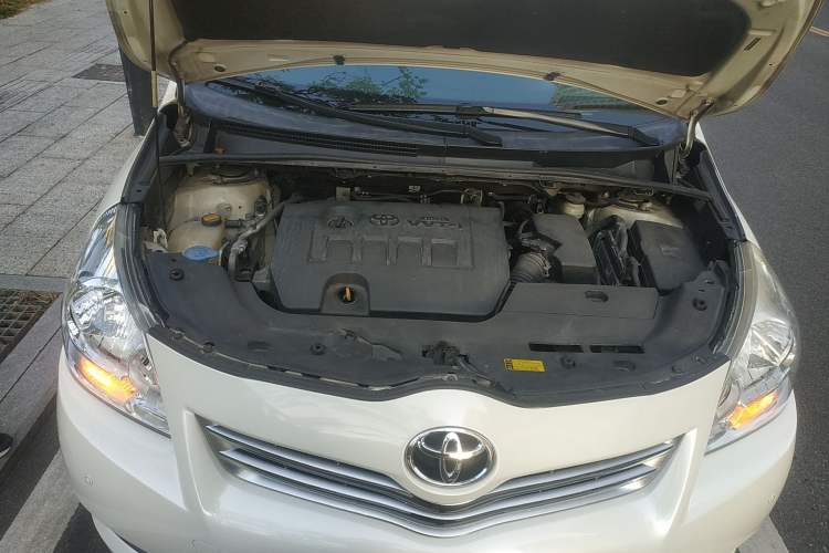 Used Toyota Verso 2014 Starlight 180G CVT Luxury Edition Engine Bay