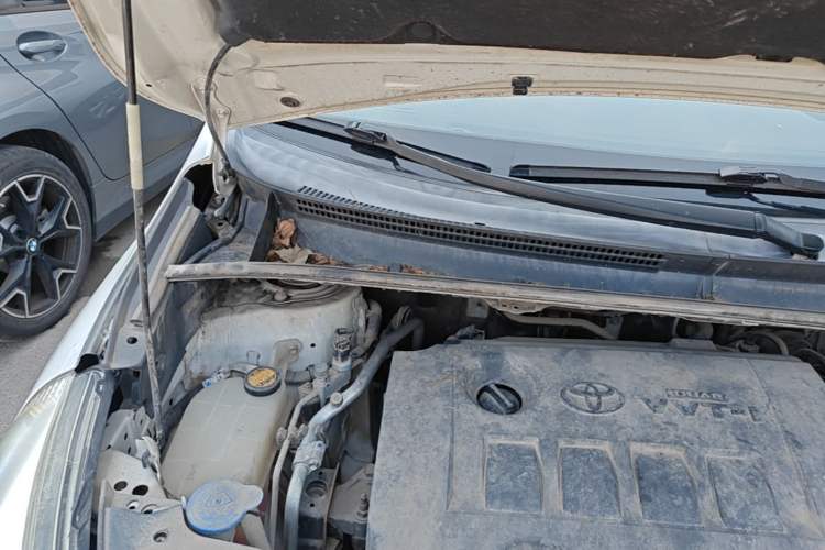 Used Toyota Verso 2014 Starlight 180E CVT Elite Edition Engine Bay Right