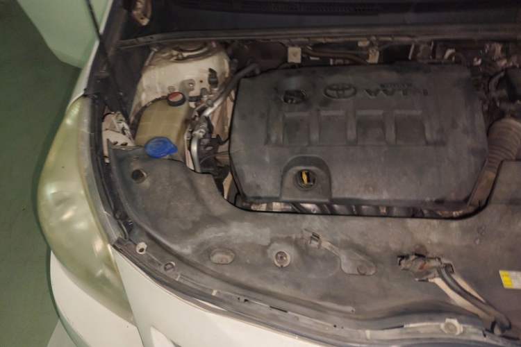 Used Toyota Verso 2014 Starlight 180E CVT Elite Edition Engine Bay Right