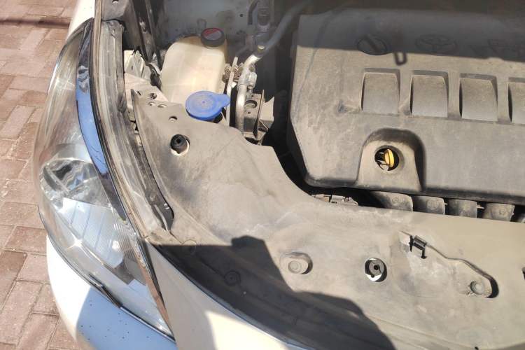 Used Toyota Verso 2014 Starlight 180E CVT Elite Edition Engine Bay Right