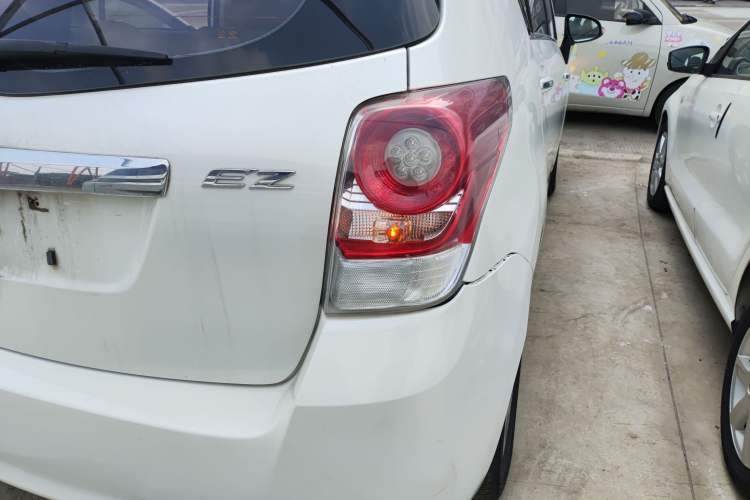 Used Toyota Verso 2014 Starlight 180E CVT Elite Edition Exterior 1
