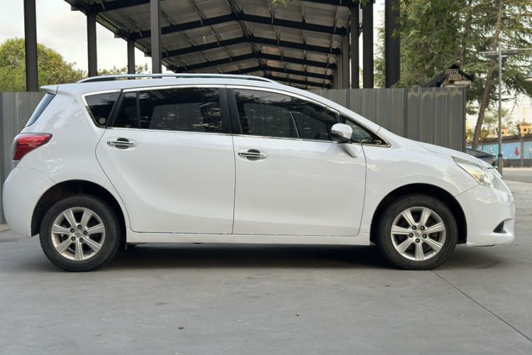 Used Toyota Verso 2014 Starlight 180E CVT Elite Edition Exterior 2