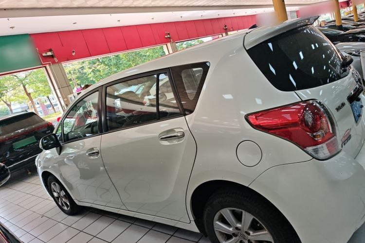 Used Toyota Verso 2014 Starlight 180E CVT Elite Edition Exterior 3