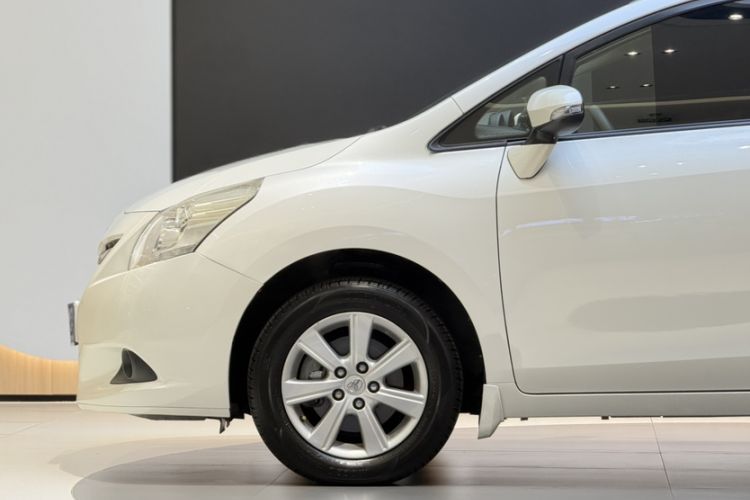 Used Toyota Verso 2014 Starlight 180E CVT Elite Edition Exterior 4