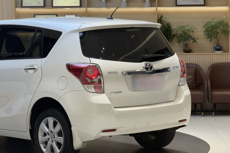 Used Toyota Verso 2014 Starlight 180E CVT Elite Edition Exterior 5