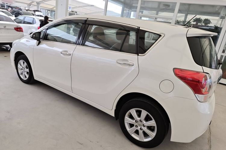 Used Toyota Verso 2014 Starlight 180E CVT Elite Edition Exterior 5