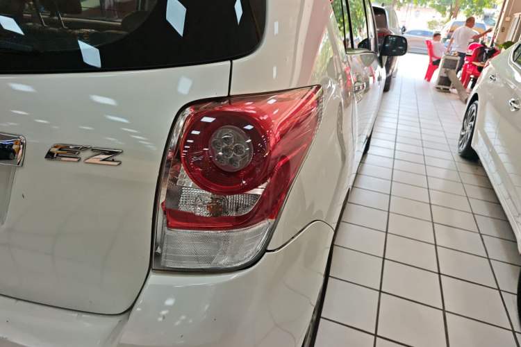 Used Toyota Verso 2014 Starlight 180E CVT Elite Edition Exterior 6