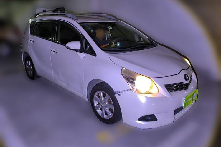 Used Toyota Verso 2014 Starlight 180E CVT Elite Edition Front Right 45 Deg