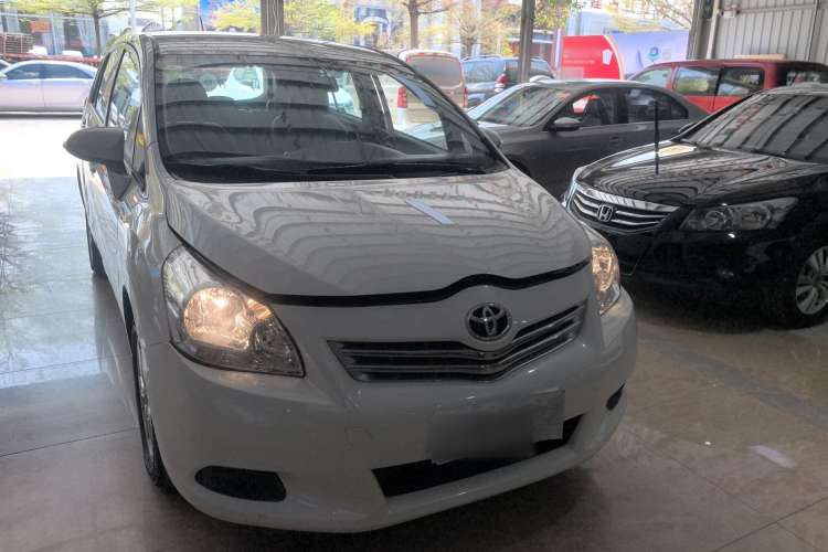 Used Toyota Verso 2014 Starlight 180E CVT Elite Edition Front Right 45 Deg