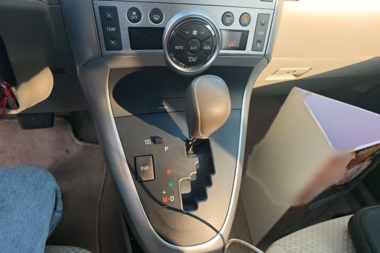 Used Toyota Verso 2014 Starlight 180G CVT Comfort Edition Gear Lever