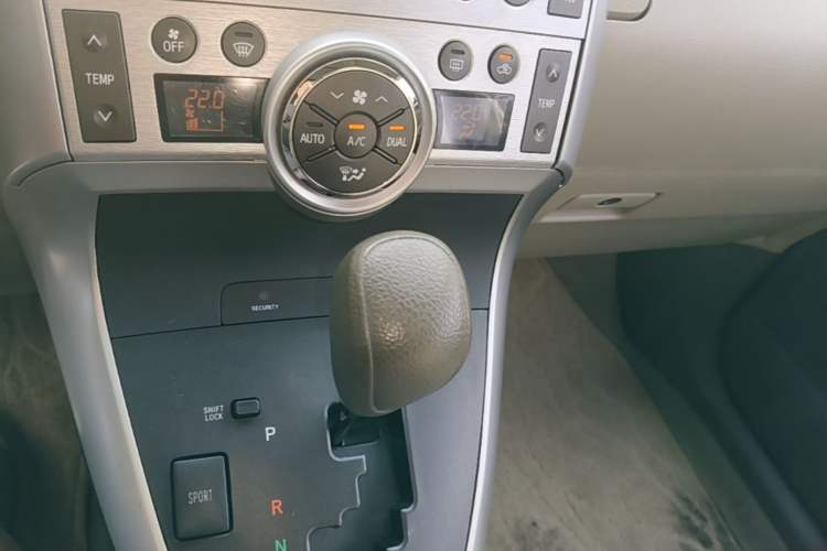 Used Toyota Verso 2014 Starlight 180G CVT Comfort Edition Gear Lever