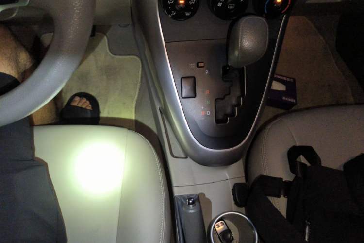 Used Toyota Verso 2014 Starlight 180E CVT Elite Edition Gear Lever