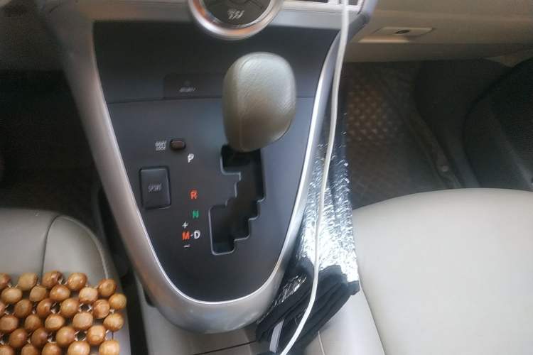 Used Toyota Verso 2014 Starlight 180G CVT Luxury Edition Gear Lever