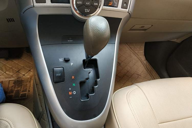 Used Toyota Verso 2014 Starlight 180G CVT Comfort Edition Gear Lever