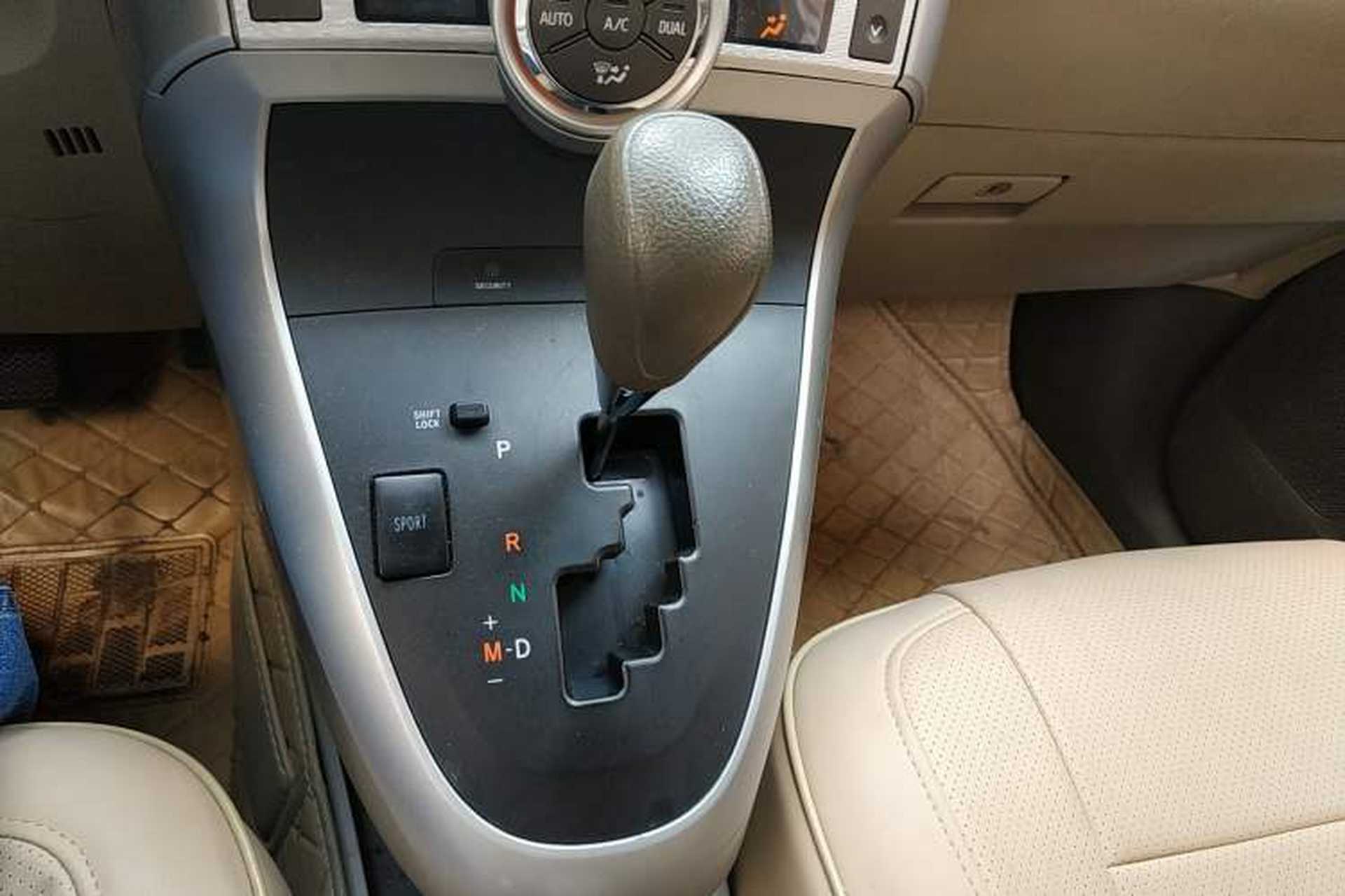 Used Toyota Verso 2014 Starlight 180G CVT Comfort Edition Gear Lever