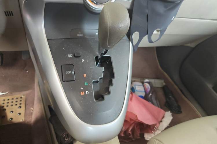 Used Toyota Verso 2014 Starlight 180G CVT Comfort Edition Gear Lever