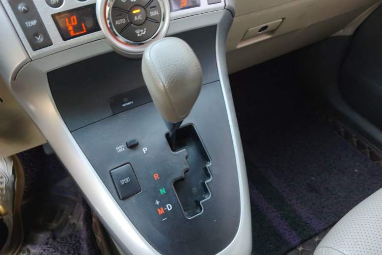 Used Toyota Verso 2014 Starlight 180G CVT Comfort Edition Gear Lever