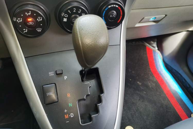Used Toyota Verso 2014 Starlight 180E CVT Elite Edition Gear Lever