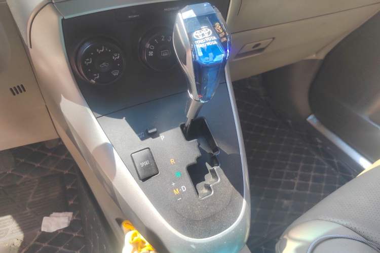 Used Toyota Verso 2014 Starlight 180E CVT Elite Edition Gear Lever
