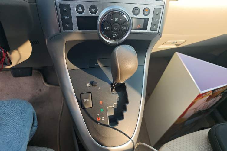 Used Toyota Verso 2014 Starlight 180G CVT Comfort Edition Gear Lever