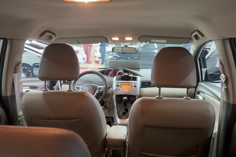 Used Toyota Verso 2014 Starlight 180E CVT Elite Edition Headliner