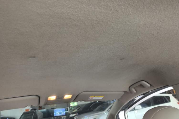 Used Toyota Verso 2014 Starlight 180E CVT Elite Edition Headliner