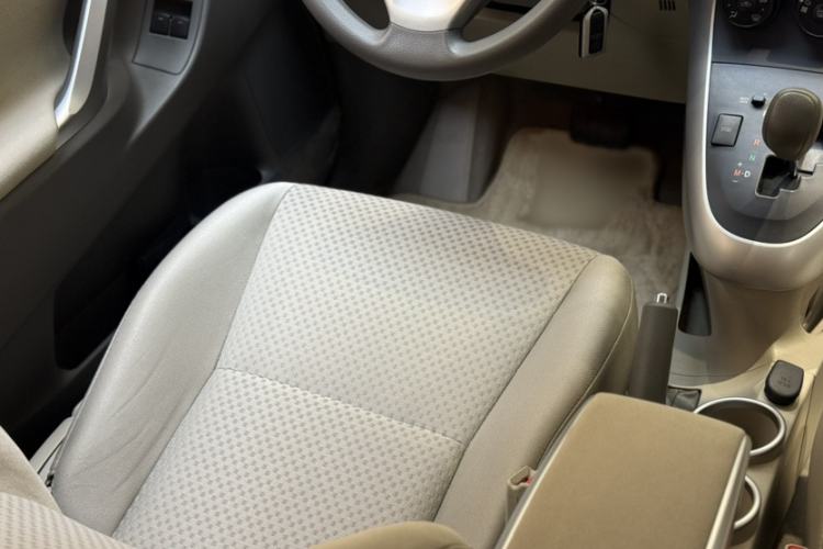 Used Toyota Verso 2014 Starlight 180E CVT Elite Edition Interior 1
