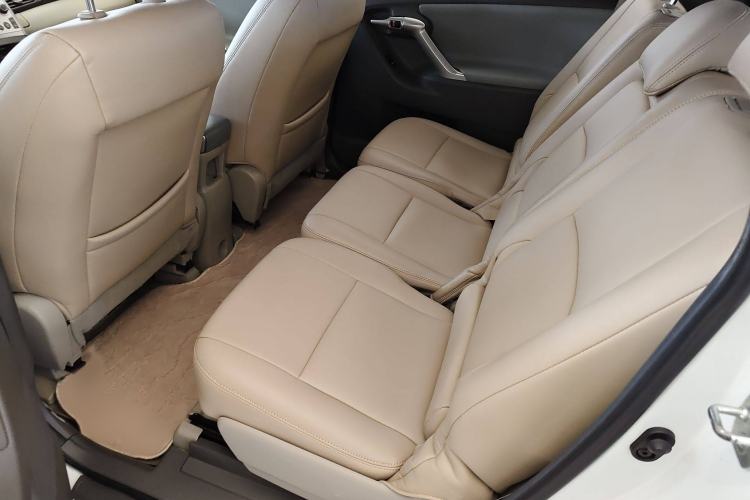 Used Toyota Verso 2014 Starlight 180E CVT Elite Edition Interior 1