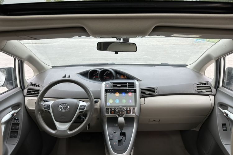 Used Toyota Verso 2014 Starlight 180G CVT Comfort Edition Interior 1
