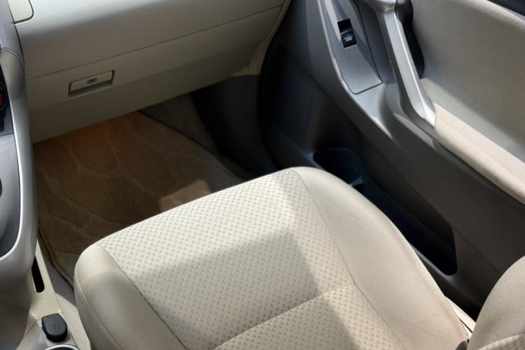 Used Toyota Verso 2014 Starlight 180E CVT Elite Edition Interior 10