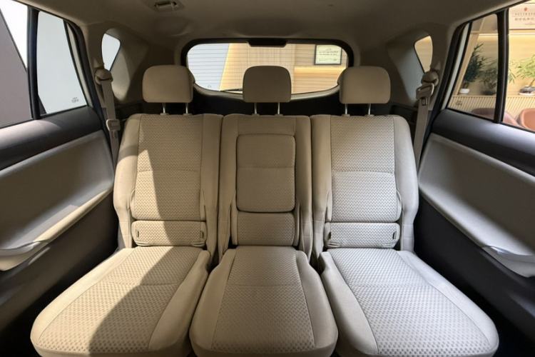 Used Toyota Verso 2014 Starlight 180E CVT Elite Edition Interior 13