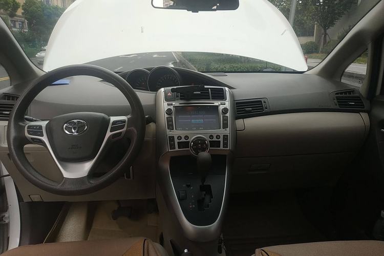 Used Toyota Verso 2014 Starlight 180G CVT Comfort Edition Interior 2