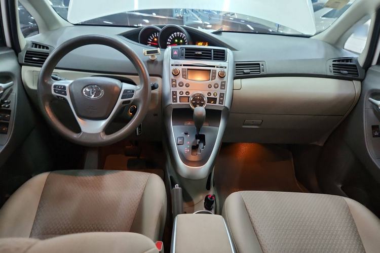 Used Toyota Verso 2014 Starlight 180G CVT Comfort Edition Interior 2