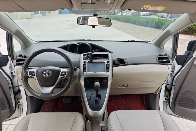 Used Toyota Verso 2014 Starlight 180E CVT Elite Edition Interior 3