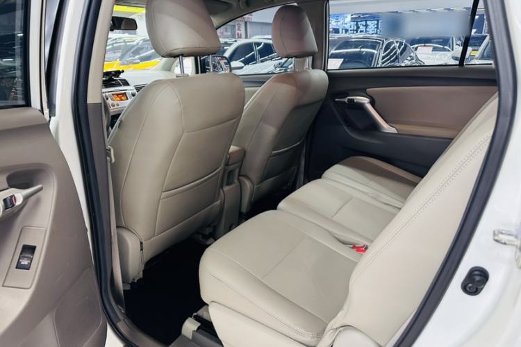 Used Toyota Verso 2014 Starlight 180E CVT Elite Edition Interior 3
