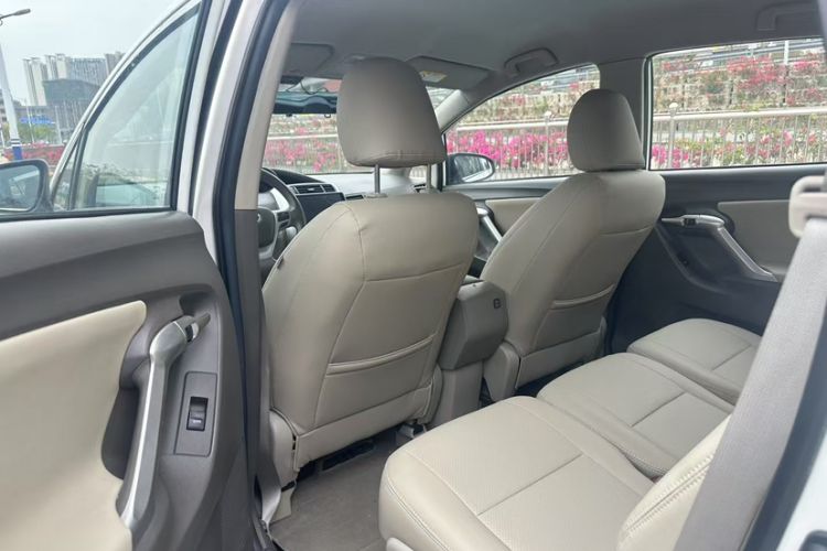 Used Toyota Verso 2014 Starlight 180E CVT Elite Edition Interior 3