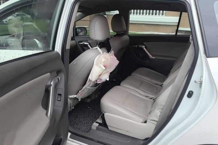 Used Toyota Verso 2014 Starlight 180E CVT Elite Edition Interior 4