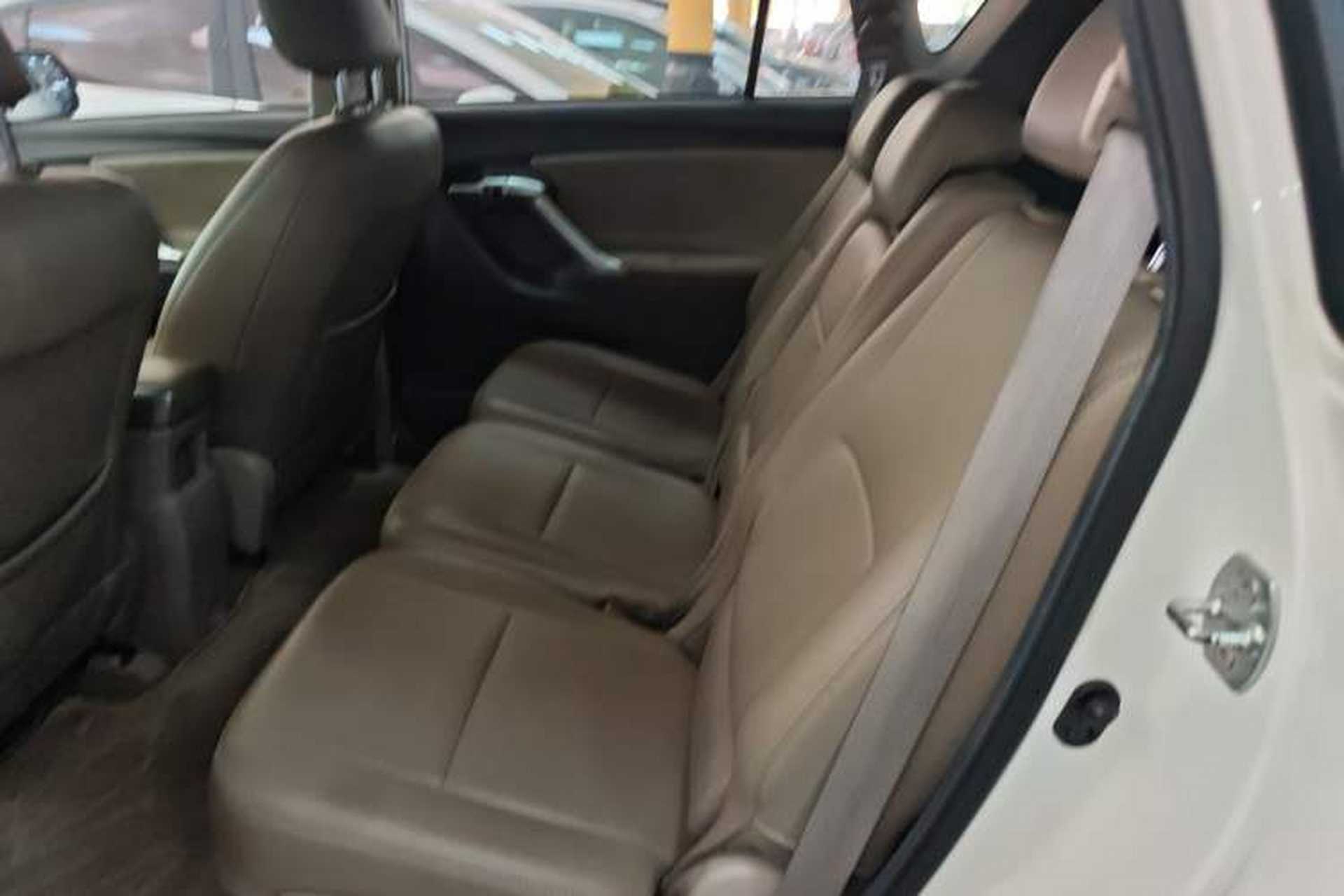 Used Toyota Verso 2014 Starlight 180E CVT Elite Edition Interior 4