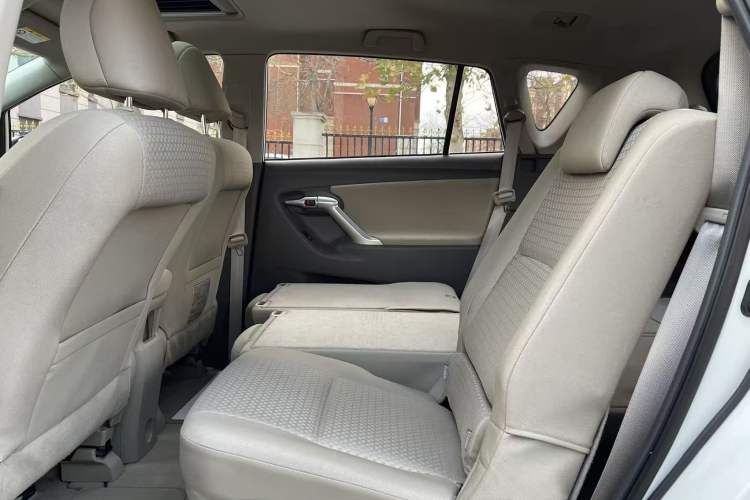 Used Toyota Verso 2014 Starlight 180G CVT Comfortable Multi-Function Edition Interior 4