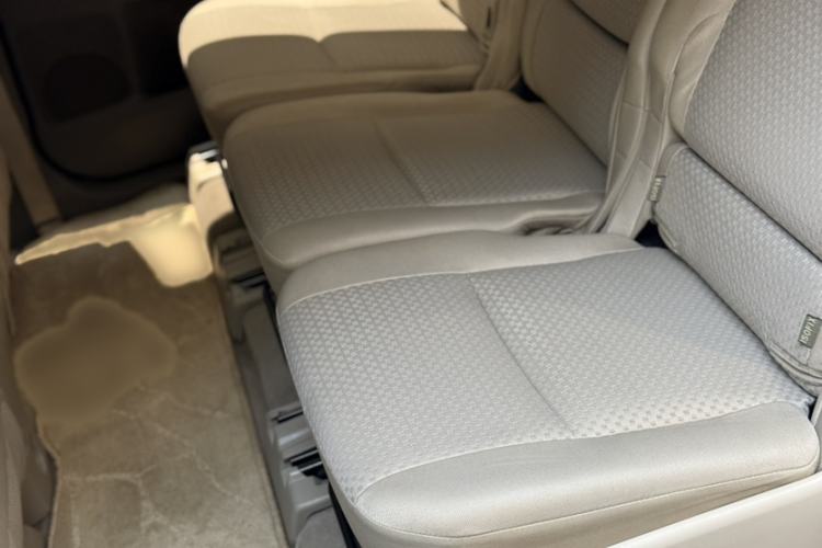 Used Toyota Verso 2014 Starlight 180E CVT Elite Edition Interior 5