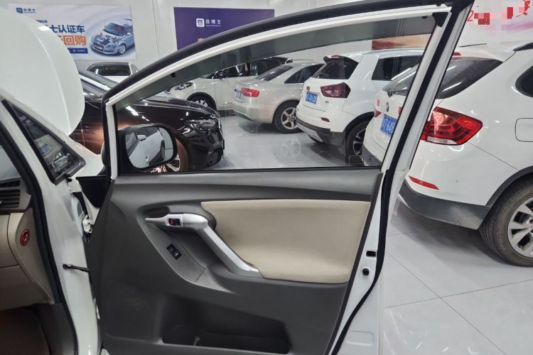 Used Toyota Verso 2014 Starlight 180G CVT Comfort Edition Interior 5