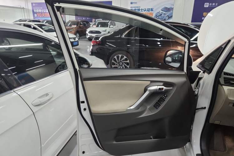 Used Toyota Verso 2014 Starlight 180G CVT Comfort Edition Interior 7