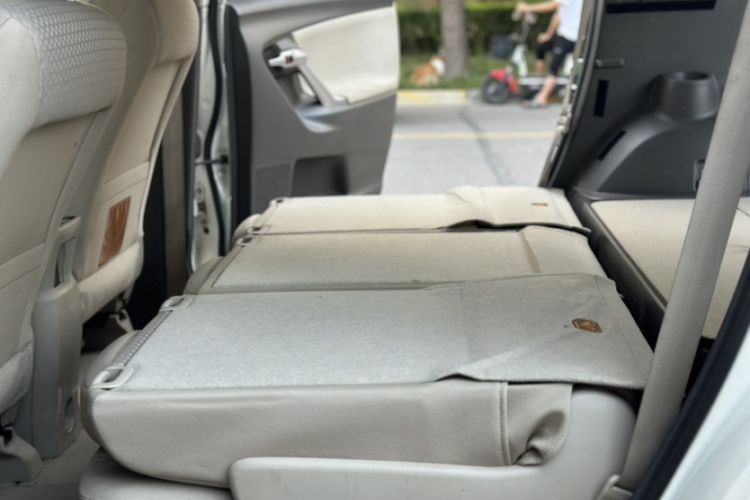 Used Toyota Verso 2014 Starlight 180E CVT Elite Edition Interior 8