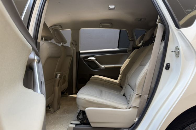 Used Toyota Verso 2014 Starlight 180E CVT Elite Edition Interior 9