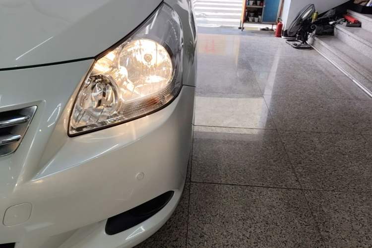 Used Toyota Verso 2014 Starlight 180E CVT Elite Edition Left Front Headlight