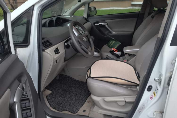Used Toyota Verso 2014 Starlight 180E CVT Elite Edition Left Front Seat