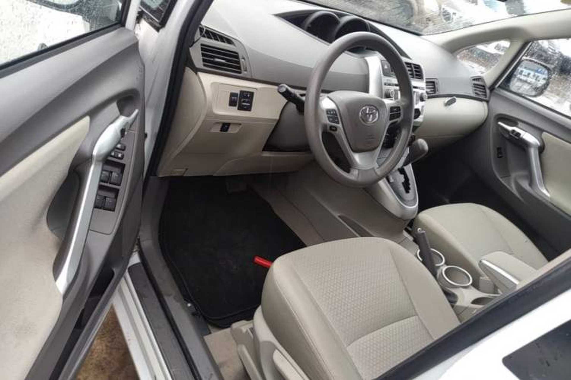 Used Toyota Verso 2014 Starlight 180E CVT Elite Edition Left Front Seat