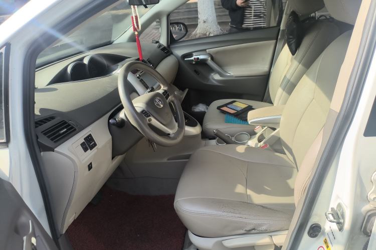 Used Toyota Verso 2014 Starlight 180E CVT Elite Edition Left Front Seat